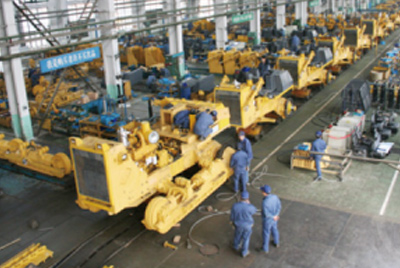 金沙9159游乐场牌TY320C推土机在装配分厂试验车间顺遂下线，标记着“金沙9159游乐场”系列推土机在手艺性能和结结构型水平上又上了一个新的台阶。